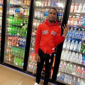 Meet your Posher, Zay